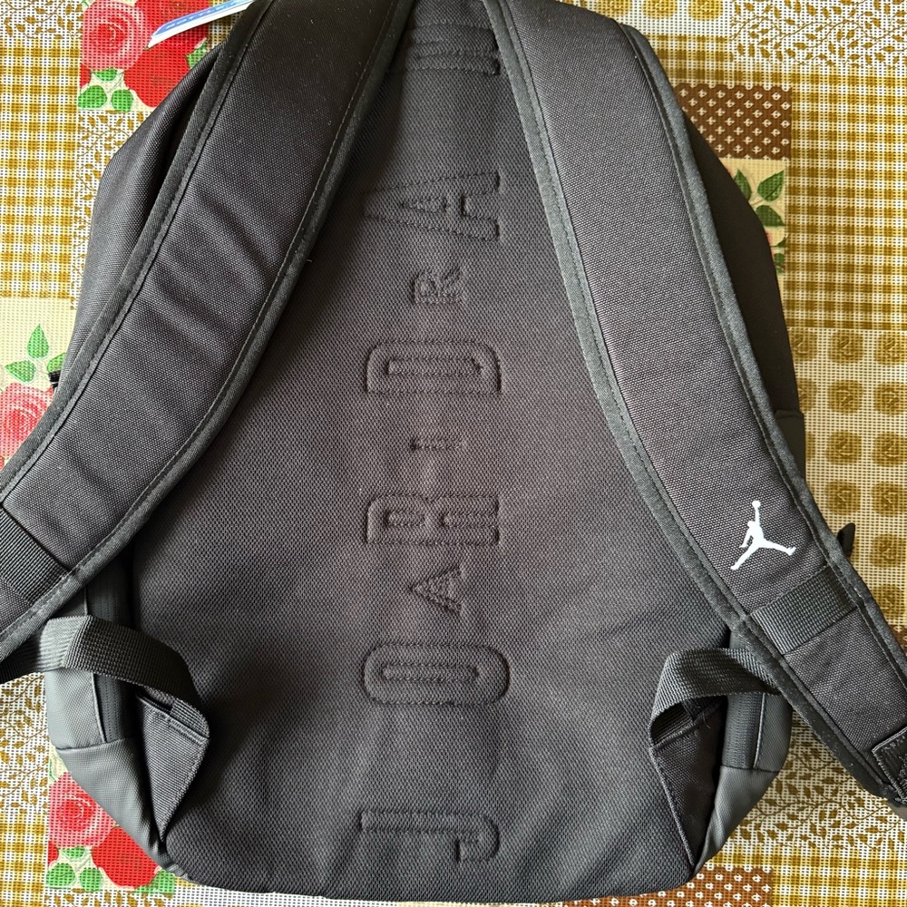 Jordan Large Unisex Cargo Black Adjustable Straps Multi-Compartment Backpack NWT - Picture 10 of 11
